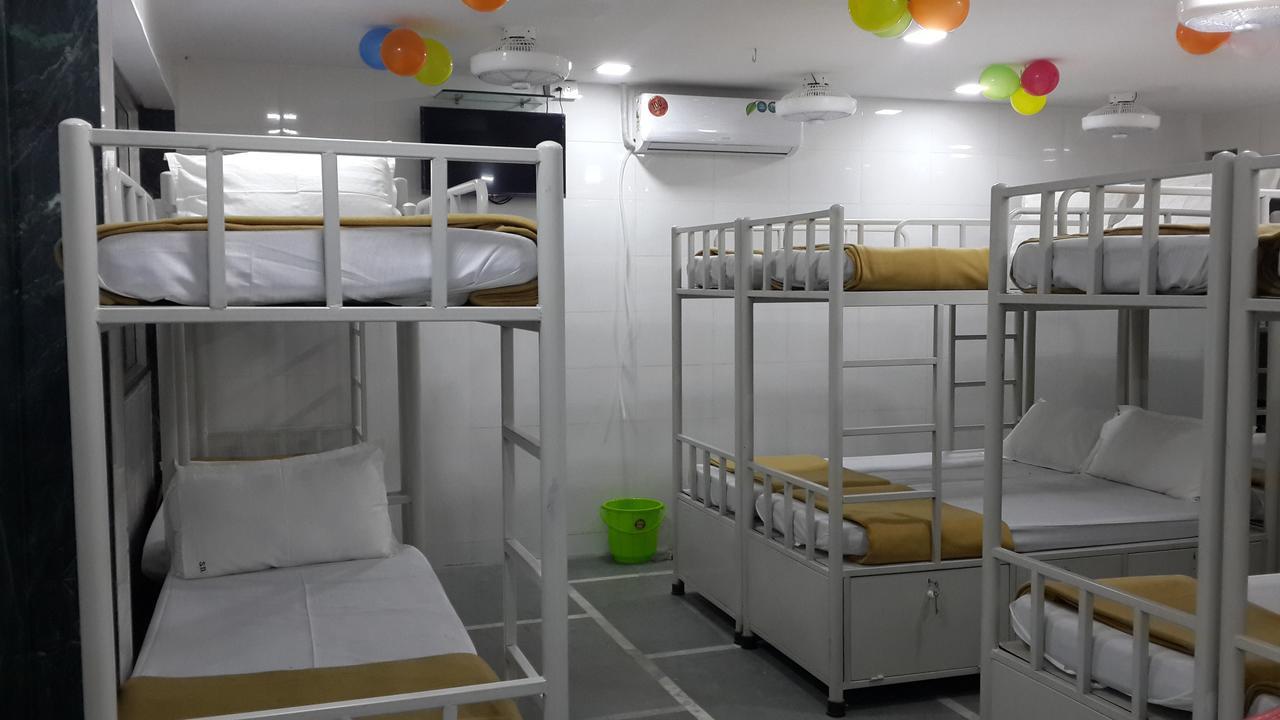 Star Dormitory مومباي المظهر الخارجي الصورة