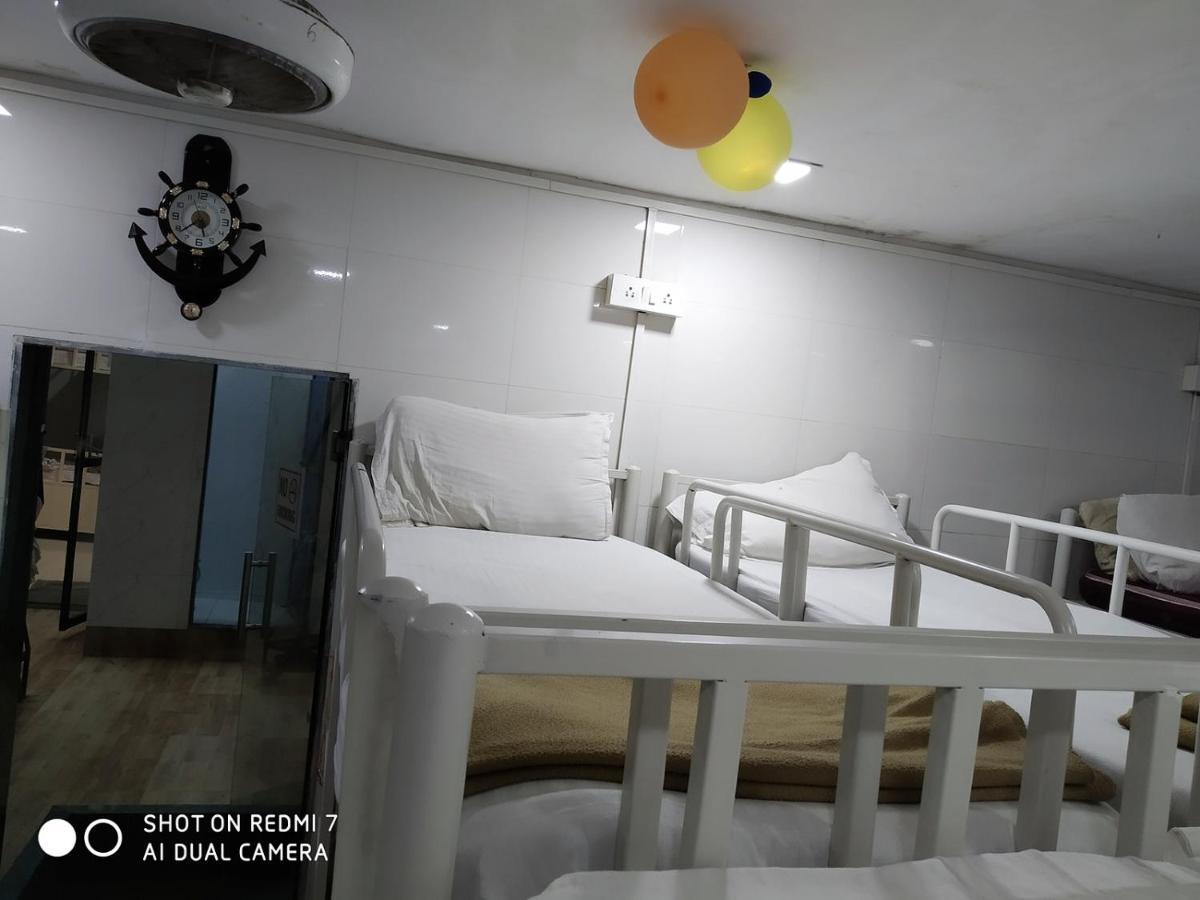 Star Dormitory مومباي المظهر الخارجي الصورة