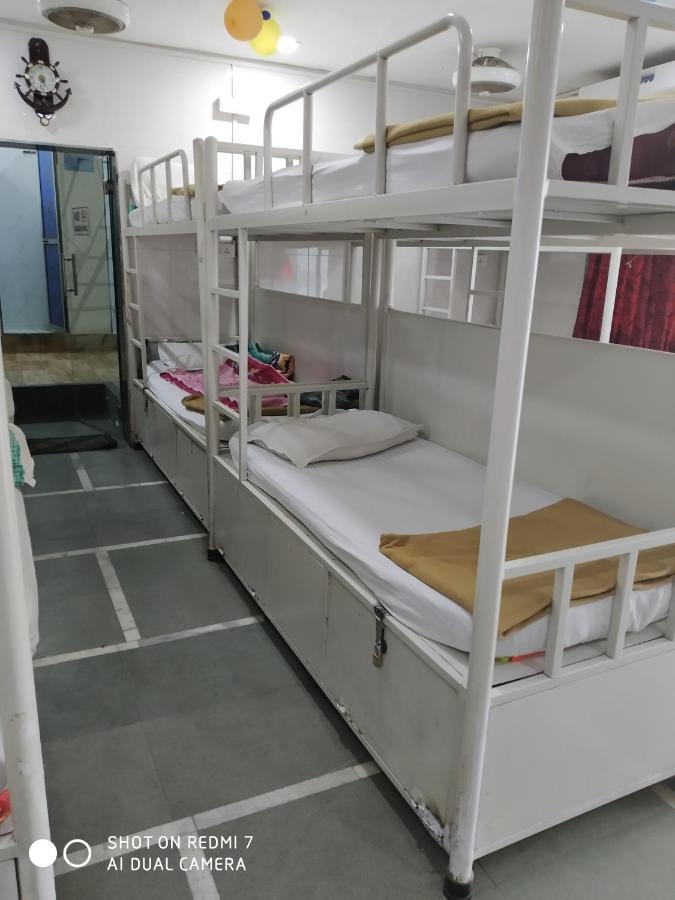 Star Dormitory مومباي المظهر الخارجي الصورة