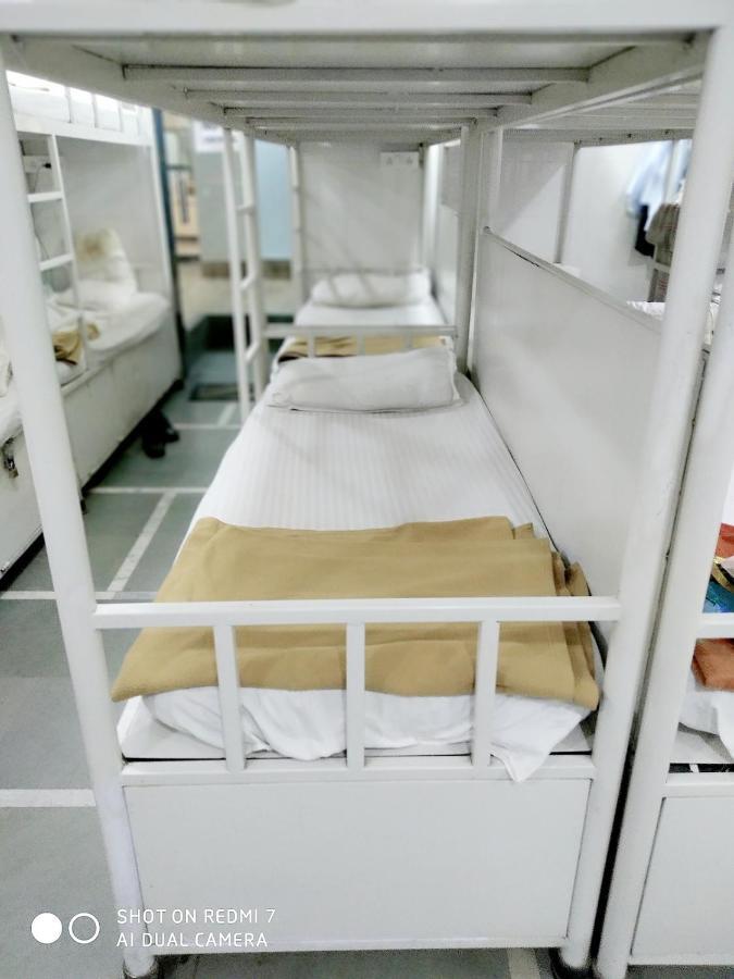Star Dormitory مومباي المظهر الخارجي الصورة